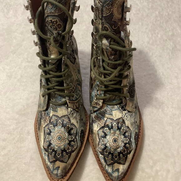 Jeffrey Campbell Boots - Picture 2 of 3